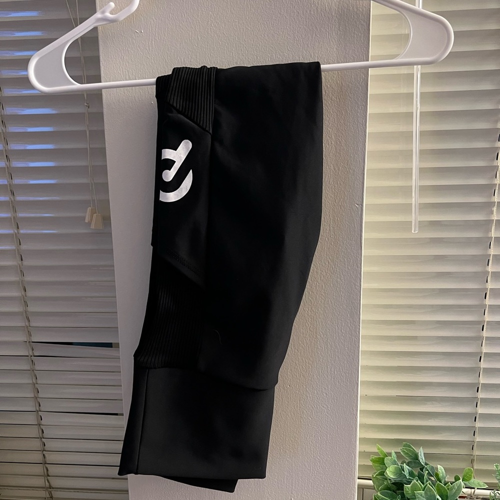 Peloton Ribbed Pocket Legging Black